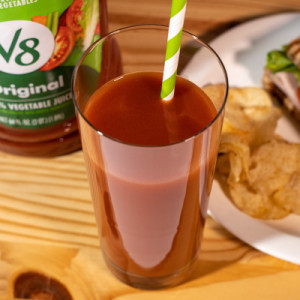 V8 ORIGINAL 100% VEGETABLE JUICE 46 OZ CAN - Image 5